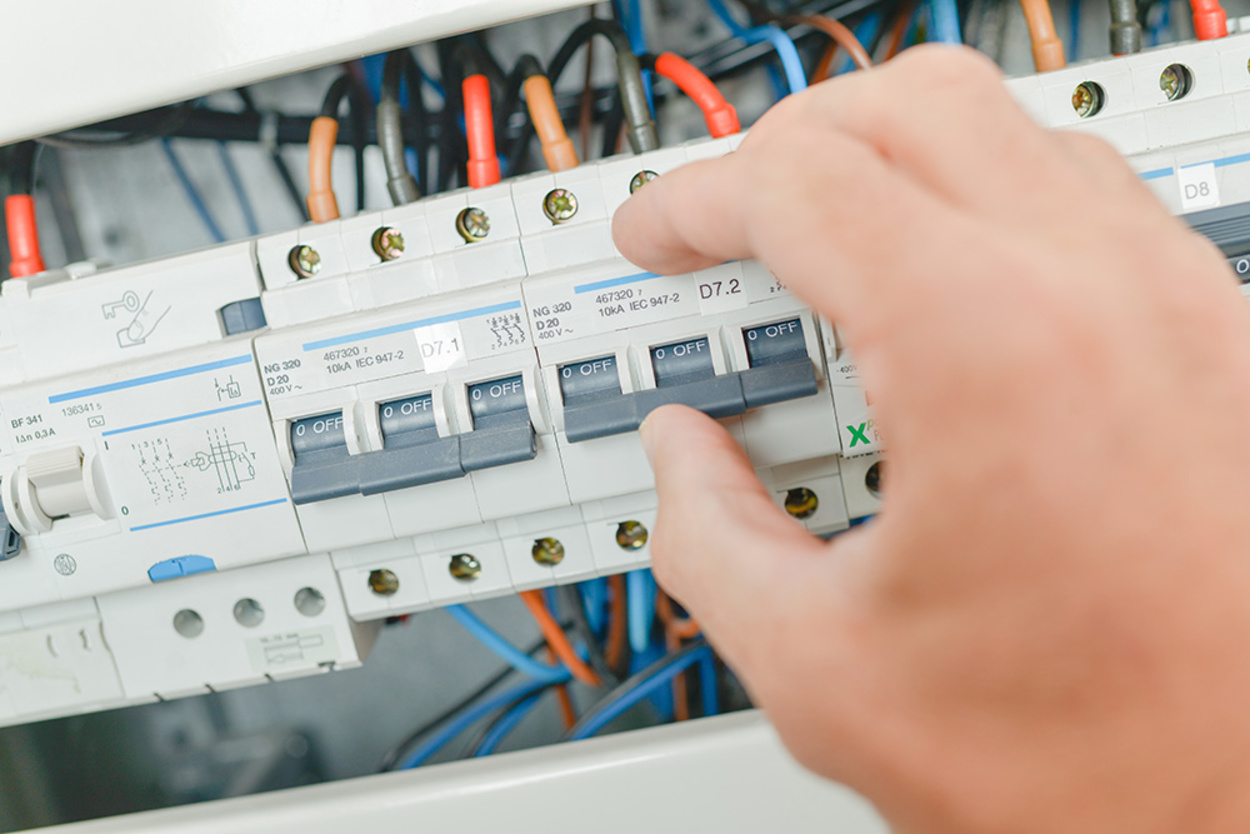 Schalt­schrank­bau bei Elektro Zimmermann GmbH in Aschaffenburg